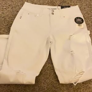 🔥HOT IBack to School WBB White Ankle Distressed Jeans NWT Size 6 $80